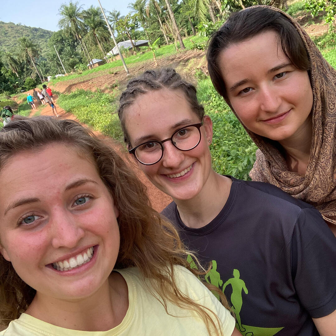 Kerstin in Kamerun bei einer Jugendbegegenung