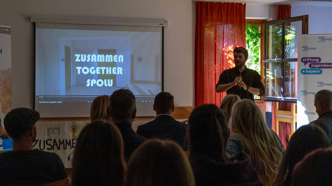 Filmvorführung „Zusammen – Together – Spolu“  im Jugendmedienzentrum T1