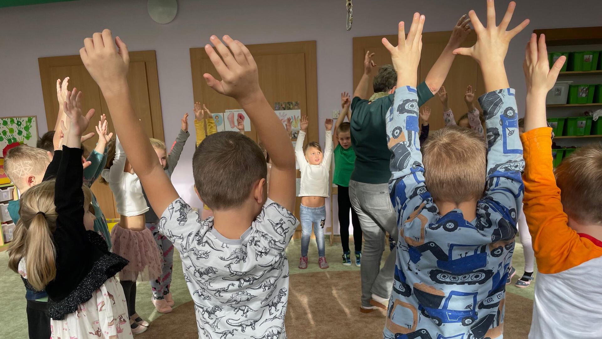 Kindergartenkinder bei Deutsch-Tschechischer Sprachanimation