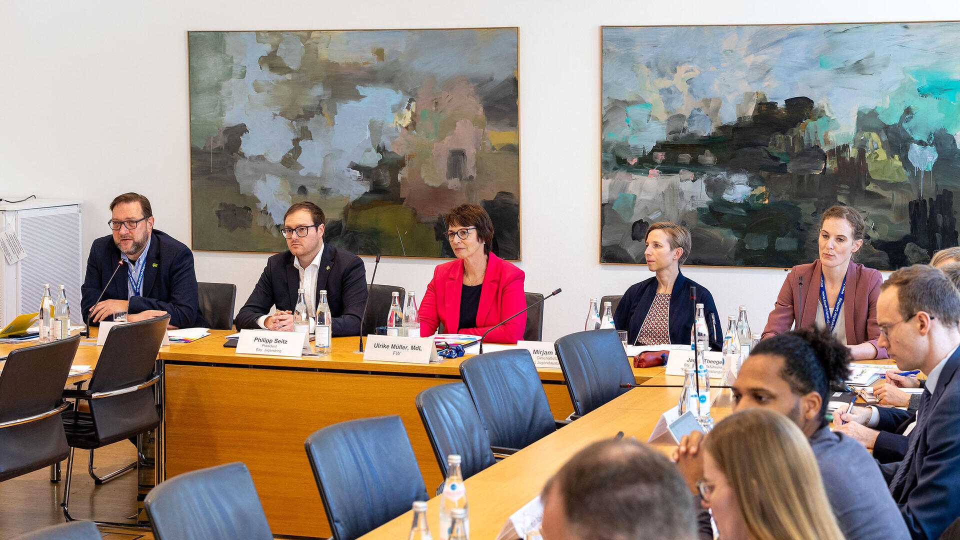 Die Geschäftsführer der vier Jugendaustausch-Organisationen im Europaauschuss