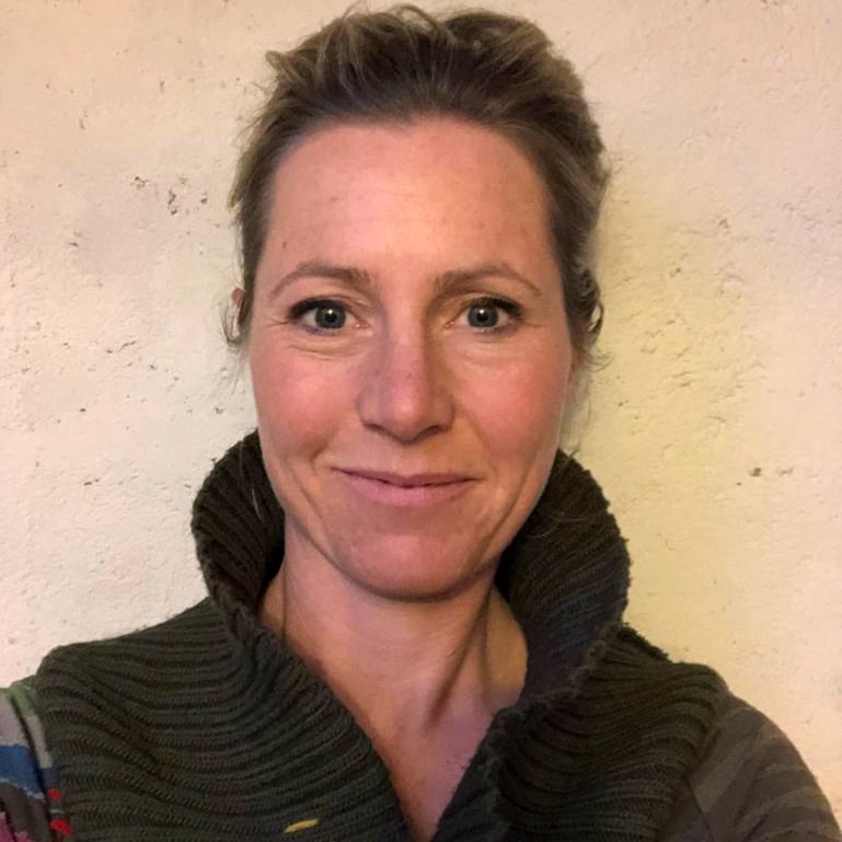 Portraitfoto von Sarah Loeffl, Englisch- und Sportlehrerin an der Realschule Gauting